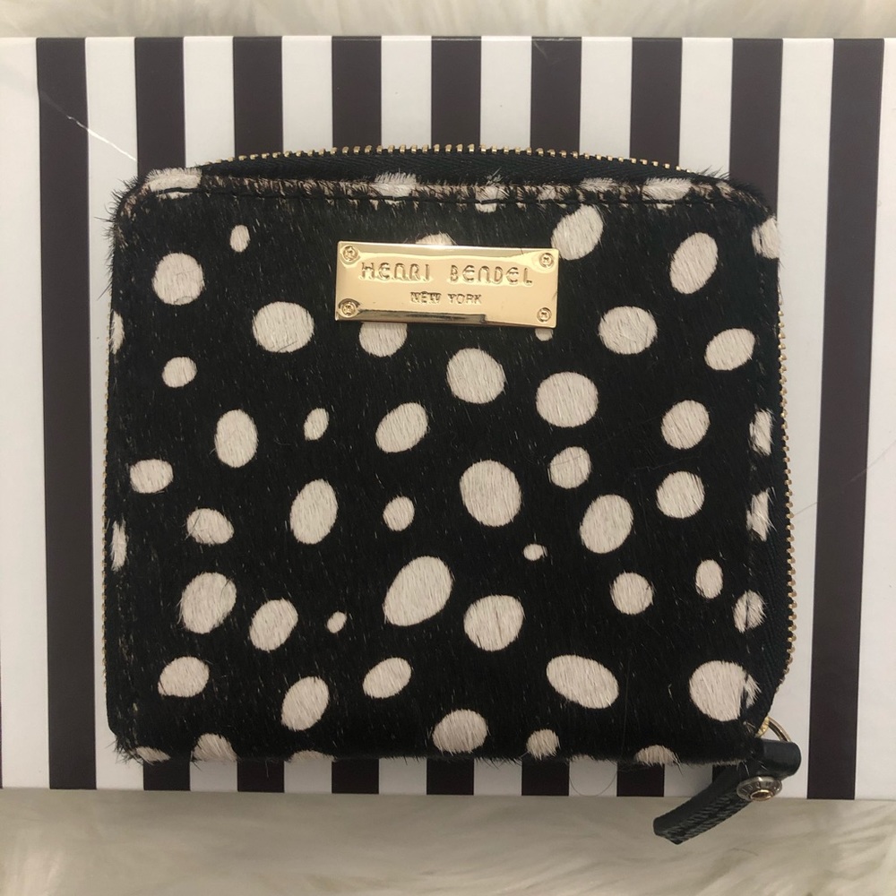 RARE!! Henri Bendel wallet